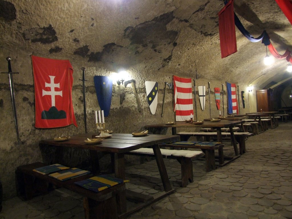 Étterem a vár alatt / Restaurant under the castle by SimonEtele