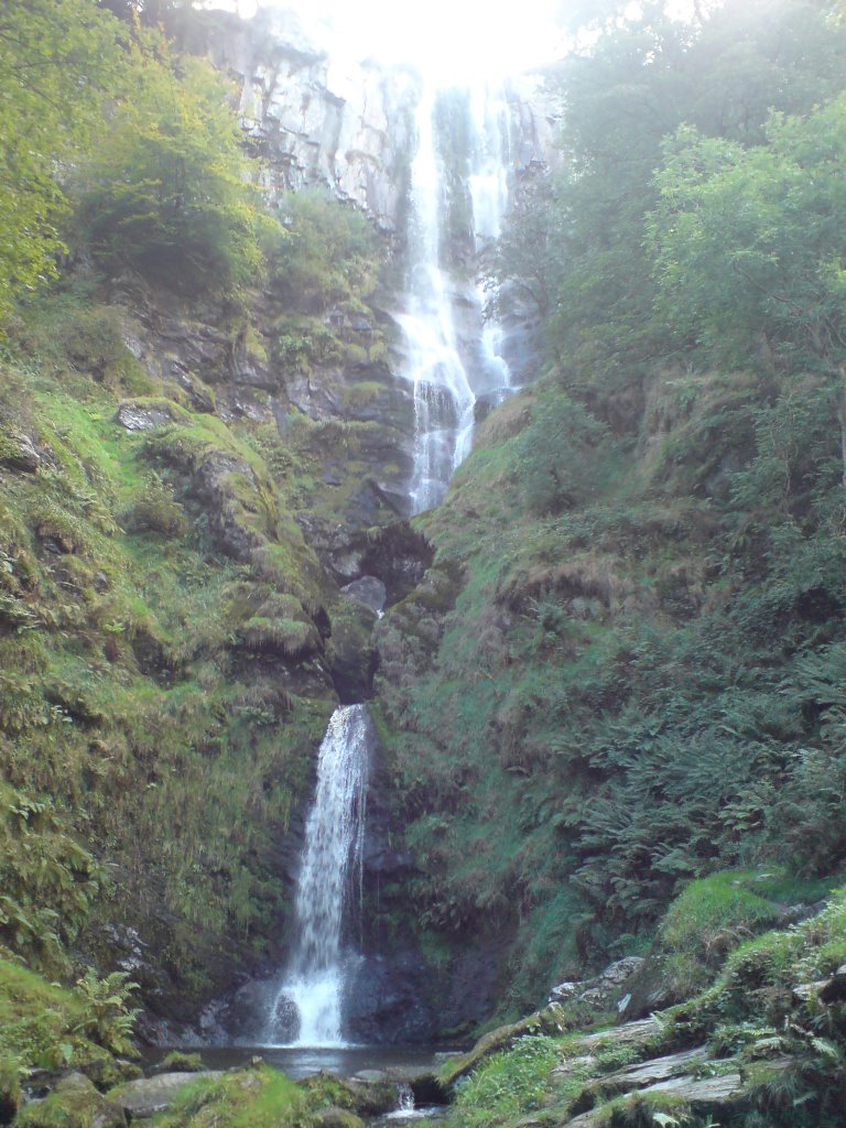 Pistyll Rhaeadr by Jonathan Dunbar