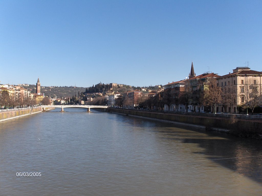 Verona - Adige visto dal Ponte Navi (view from Navi Bridge) by Jefferson Hyppolito