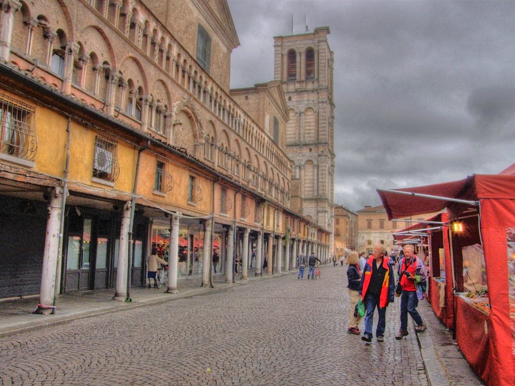 Ferrara, piazza Trento Trieste by Gian Franco Frabetti