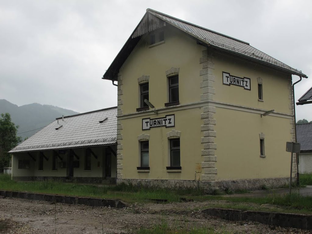 Türnitz railway station by sibandang