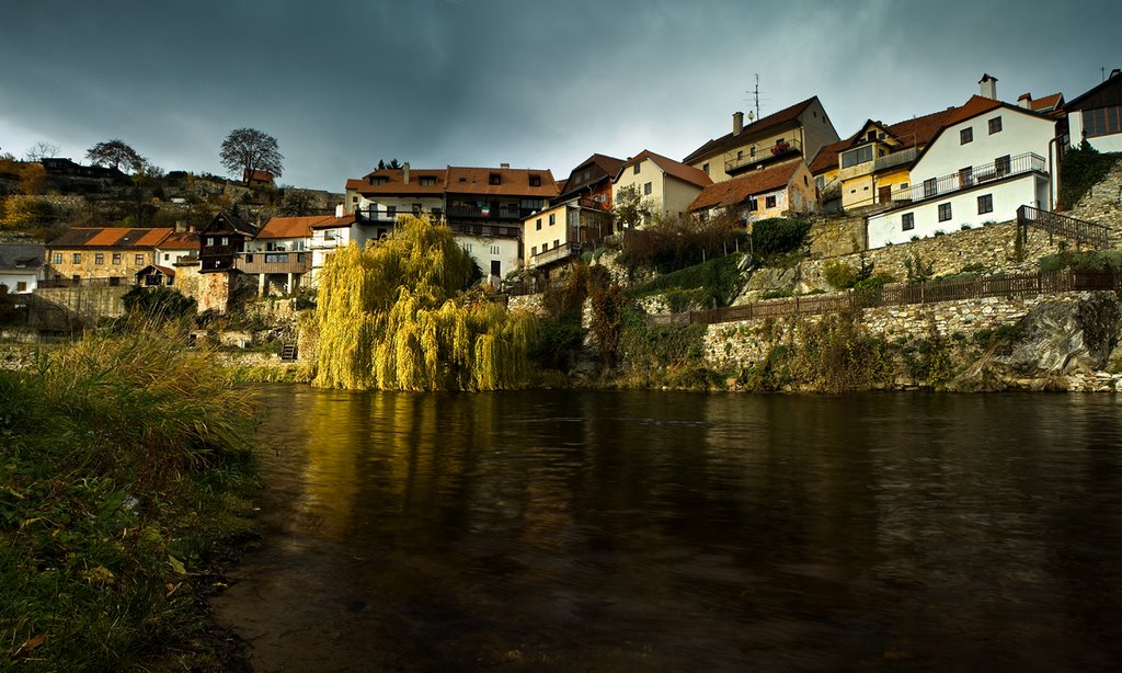 Cesky Krumlov_Vltava river by deadman67