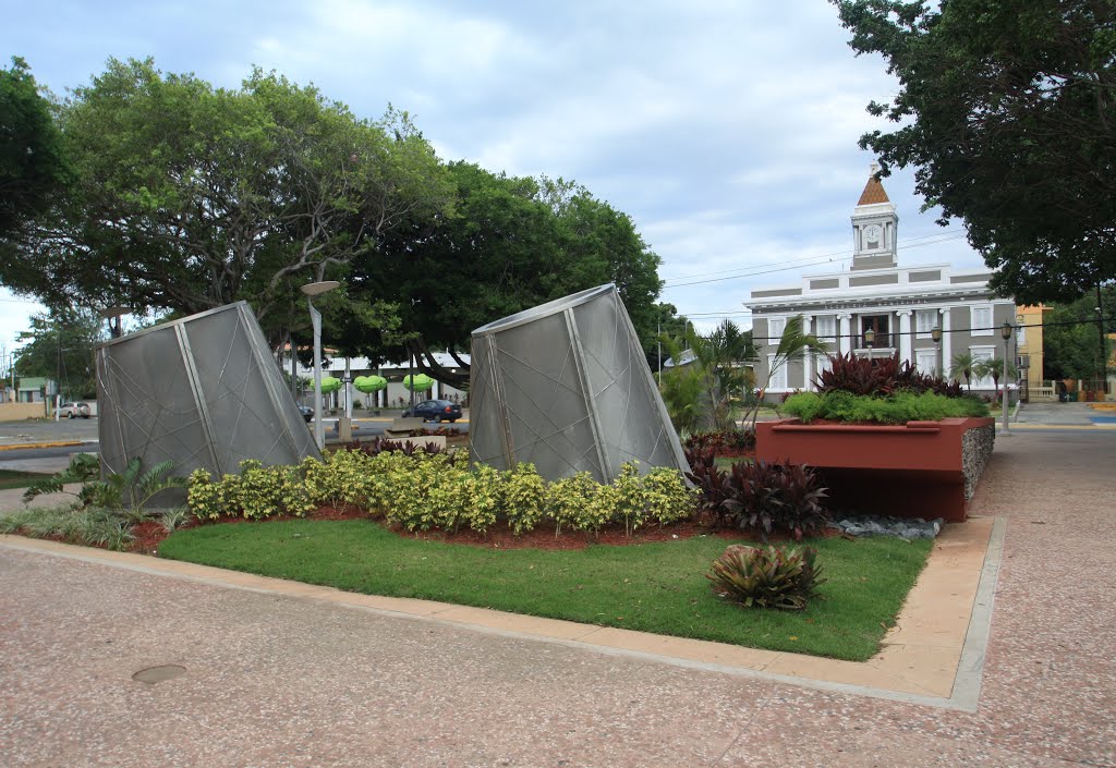 Plaza de Recreo-Salinas by Ricardo David Jusino