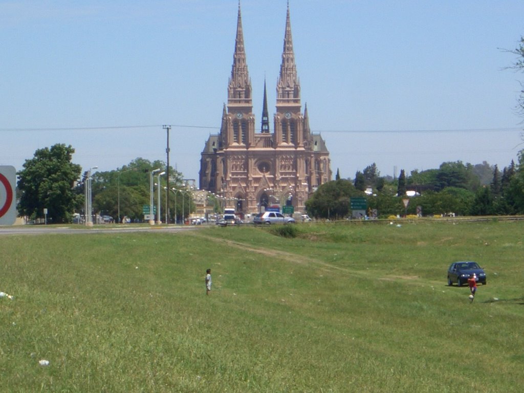 Basílica Virgen de Luján by Julio M. Barboza