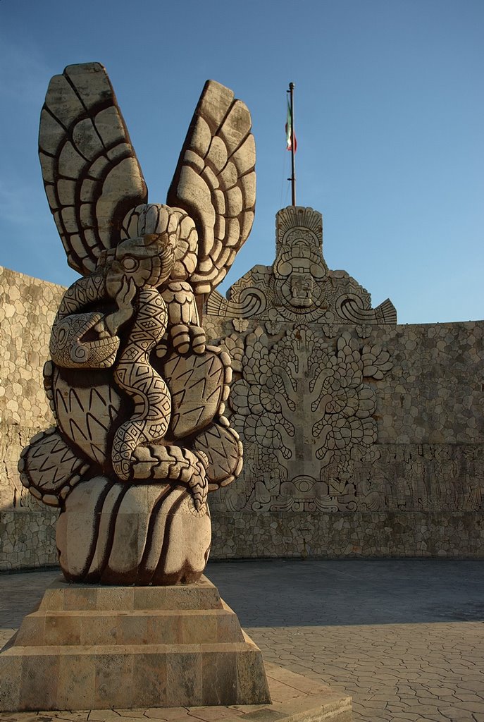 Statue/sculpture on paseo de montejo in merida by David Tran