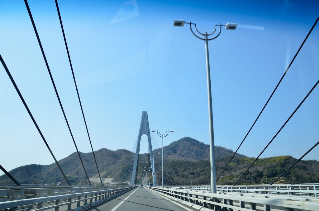 広島県尾道市　西瀬戸自動車道　生口大橋 by touman