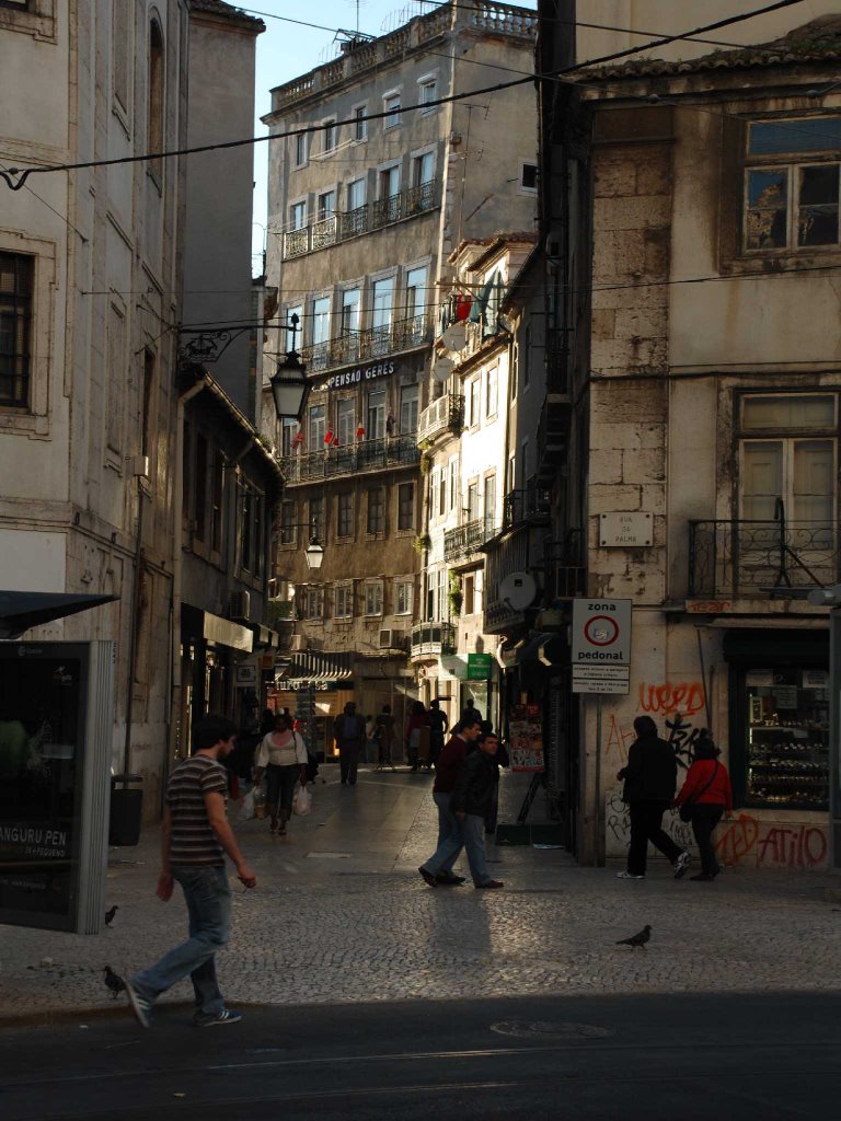 Blind corner in Baixa by Ryokichi Goto