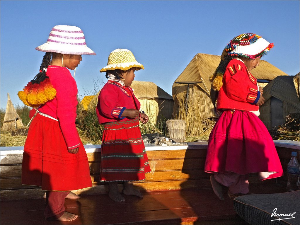 080426-197 PUNO. TITICACA. ISLAS URO by Víctor Manuel Mamblo…