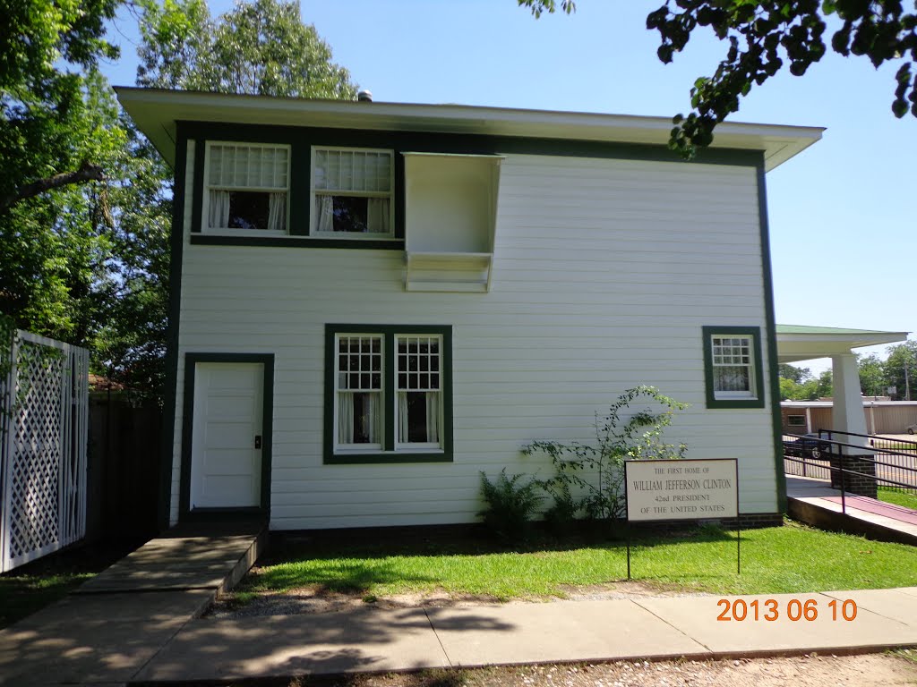 2013-06 President William Jefferson Clinton Birthplace Home National Historic Site by JeremyTheWicked1