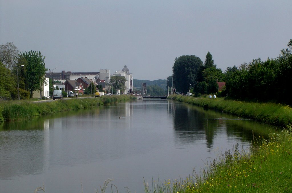 Wijgmaal, zicht op Remi en de Vaart by Johan Byloos