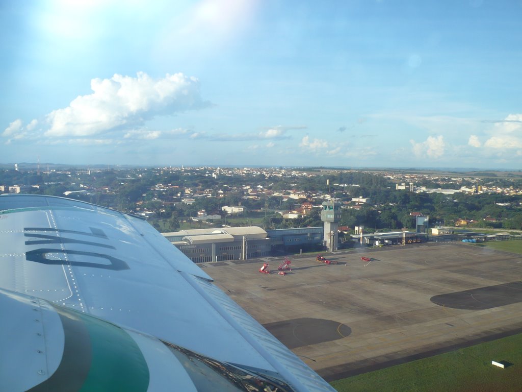 Aeroporto de Londrina, em decolagem by CMTE Guilherme Barel…