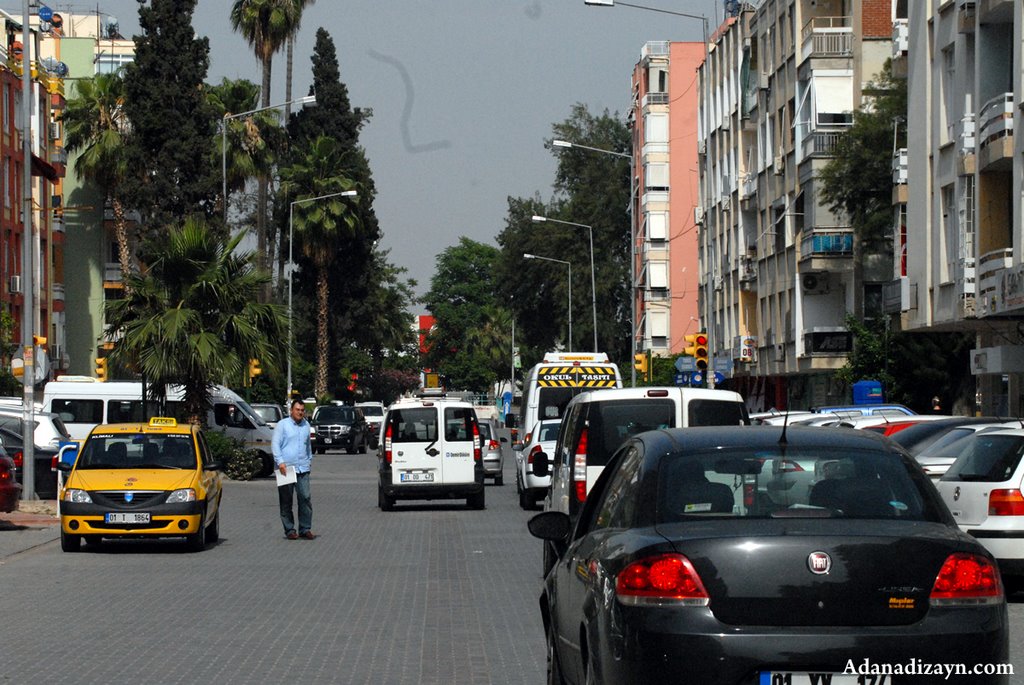 Toros Caddesi Seyhan Adana Turkey by Hüseyin Kafadengi