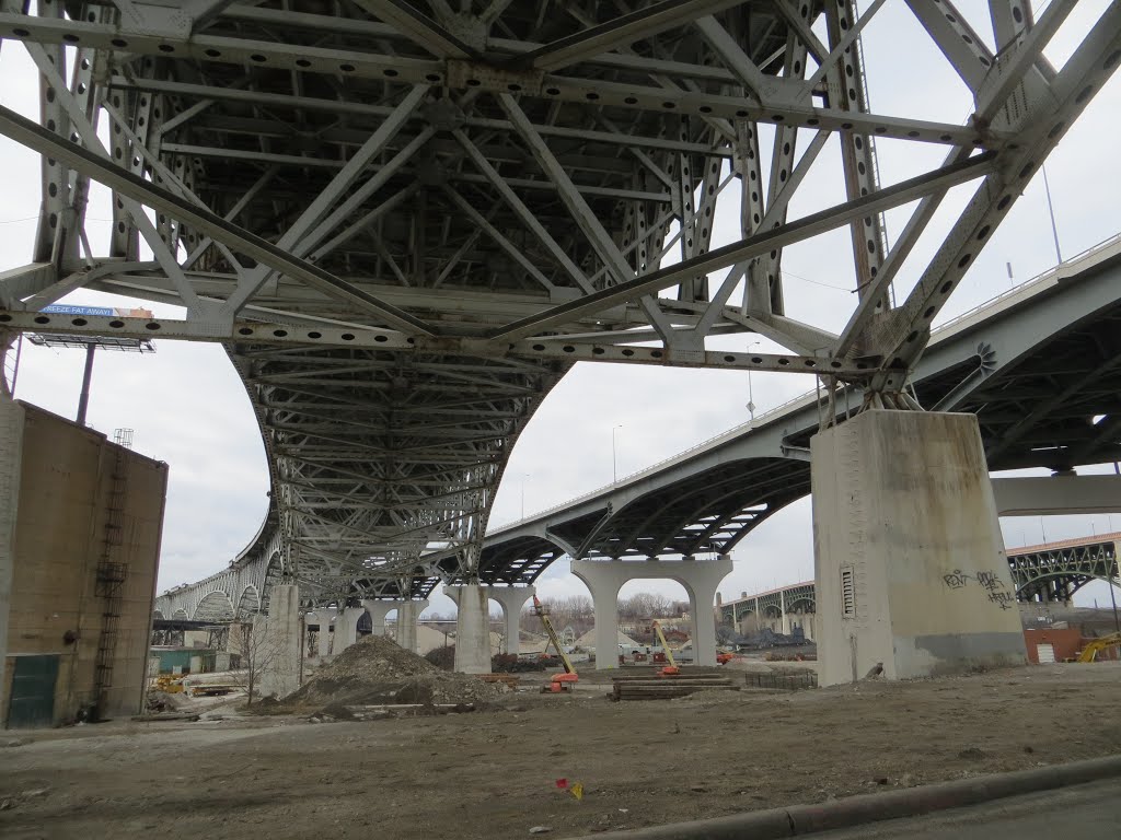 Old and new Innerbelt bridges by htabor