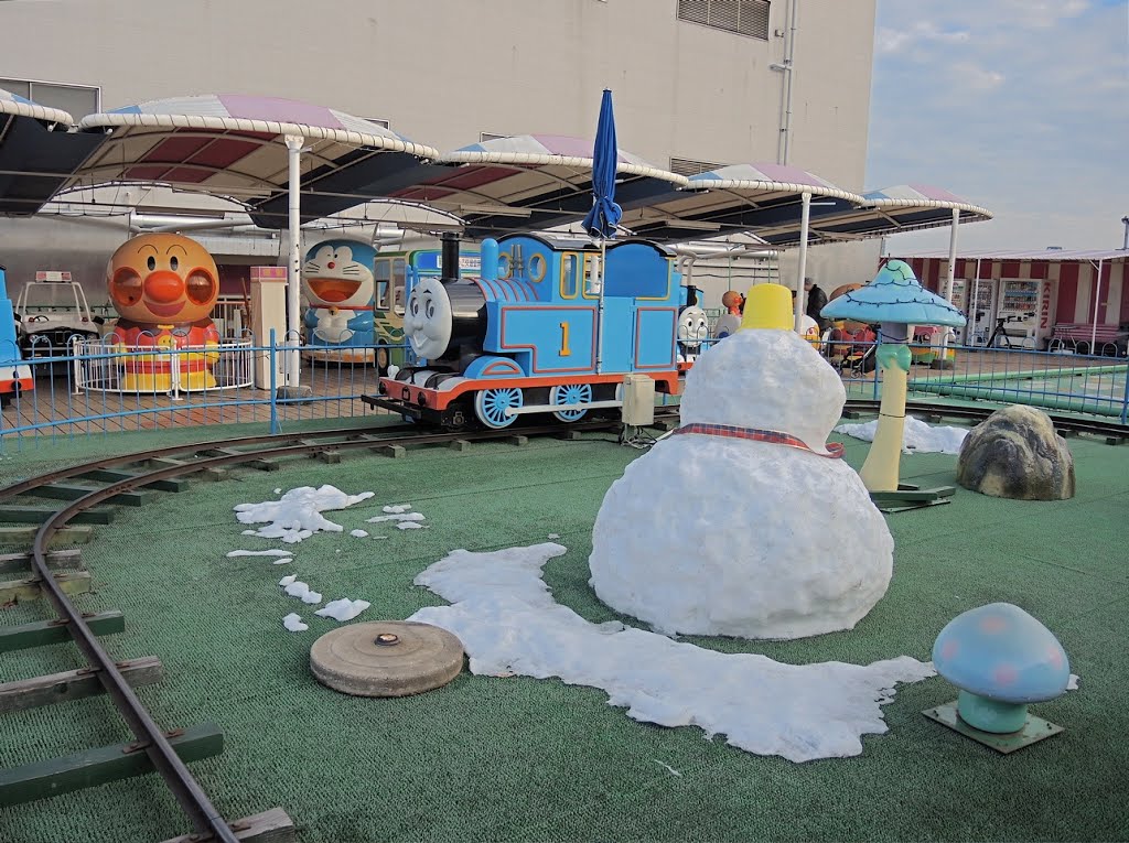 松坂屋・上野店 屋上遊園地 (Rooftop amusement park, Matsuzakaya UENO) by yossy