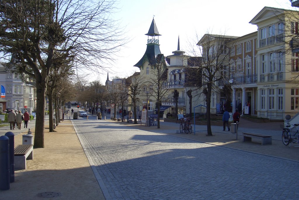 Strandstraße Zinnowitz by Winfried Schiffel