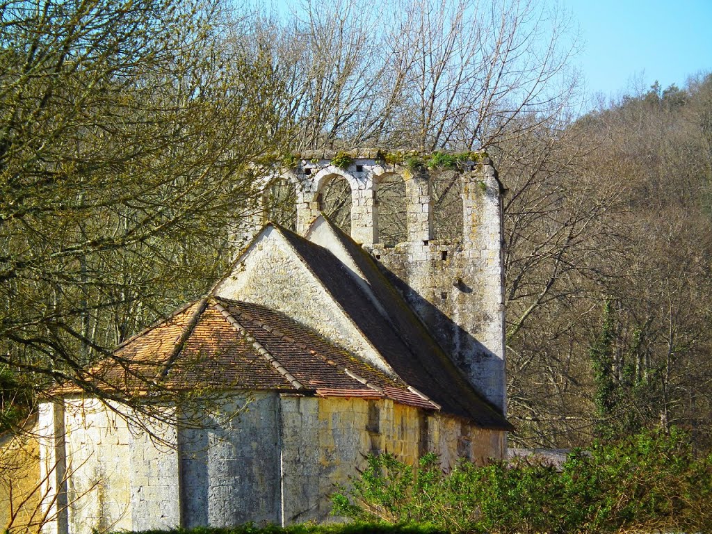 Eglise Saint Pierre à Couze (24) by pauldeville