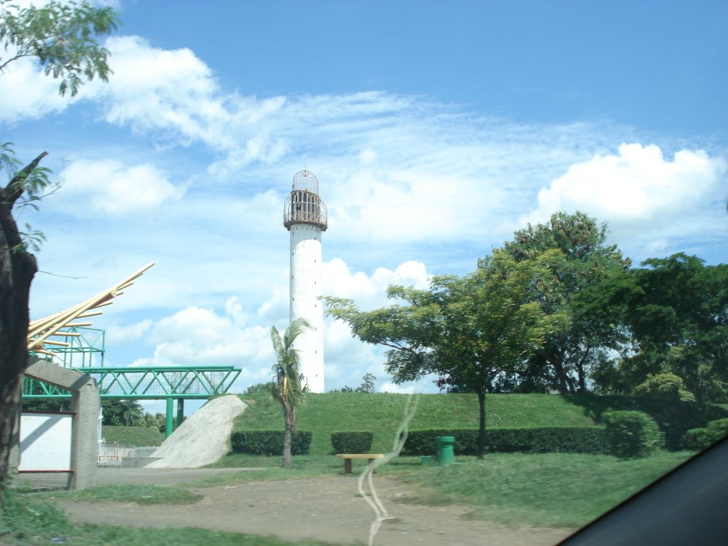 Faro de la paz by Melvin Somarriba