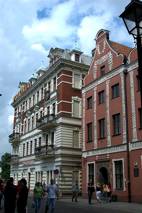 Toruń, Hotel Polonia by Danuta Zarzeczna