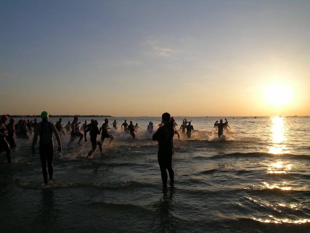 St. Anthony's Triathlon start by signic