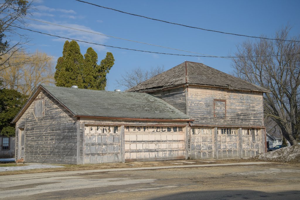 Rustic abandon building by D200DX