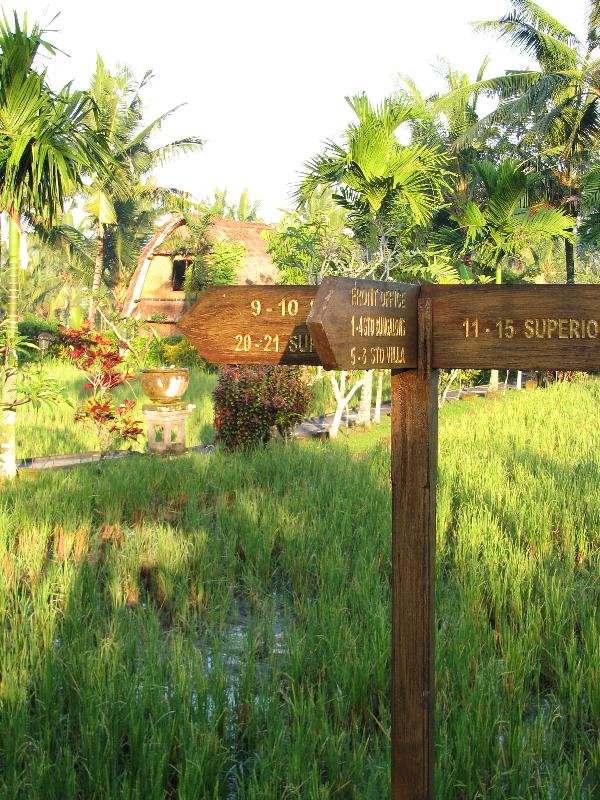 GUIDEBOARD AT AGUNG RAKA by T. Palgunadi