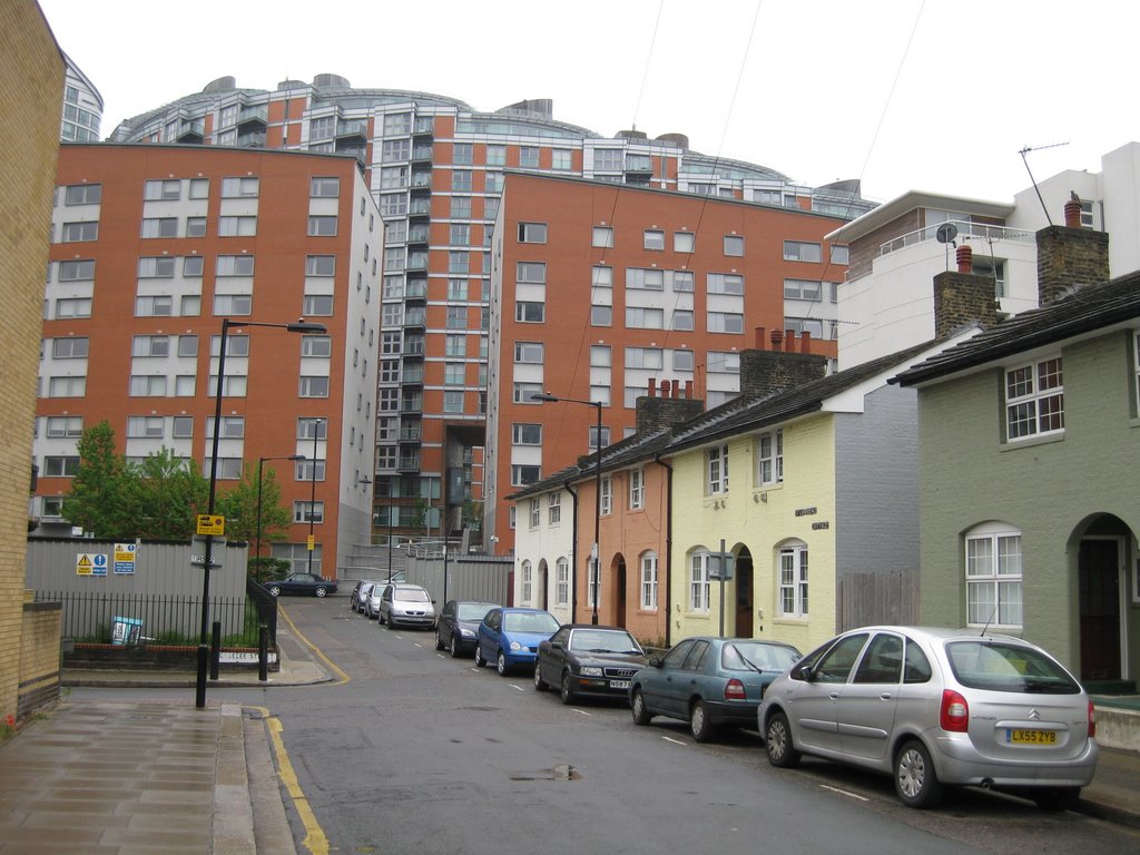 Old houses in St. Lawrence street by el ui