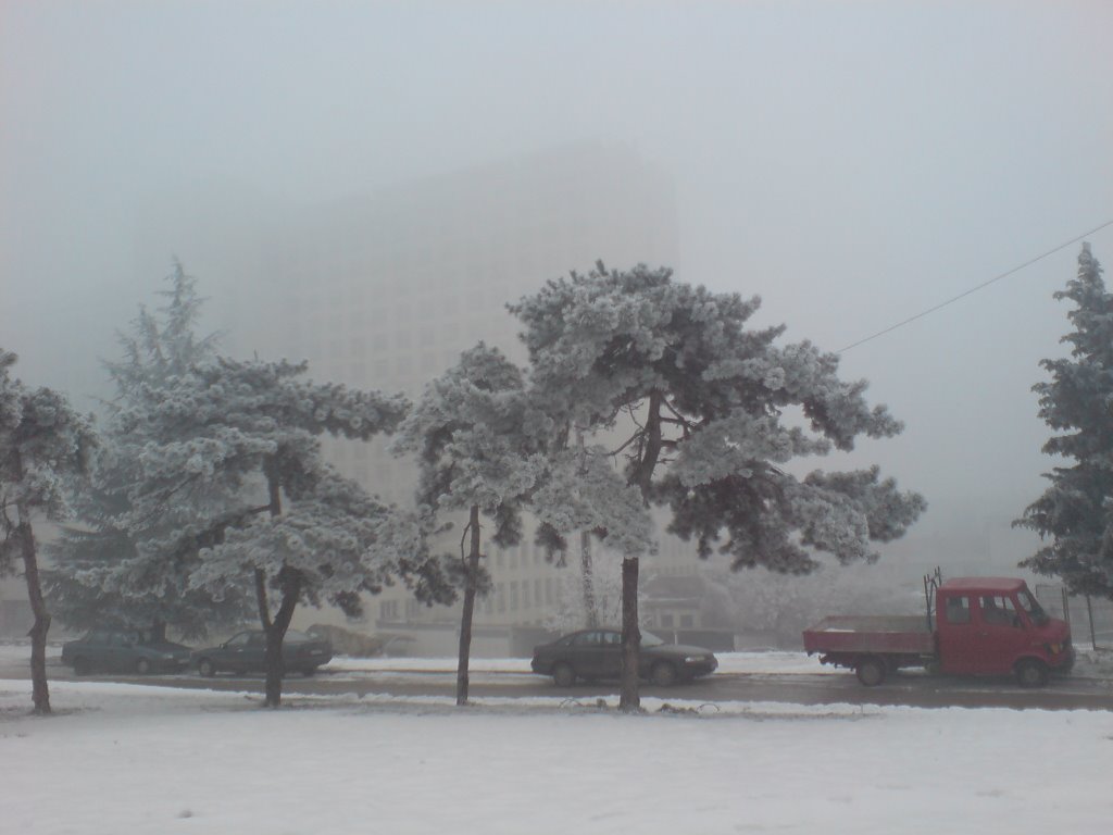 Snow near the University Hospital by ivanatora