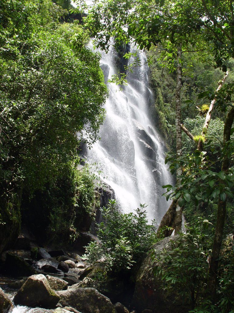 Véu da Noiva - Parque Nacional de Itatiaia by Glaucio Carvalho