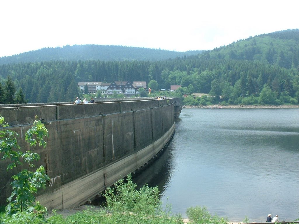 Schwartzenbach Dam wall by Glider47