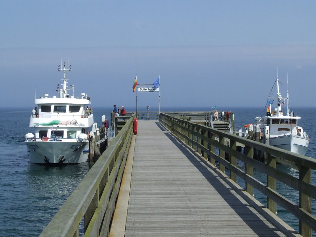 Seebrücke in Boltenhagen by WoSaWe