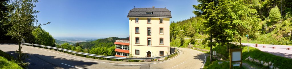 Panorama in der Haarnadelkurve by bauerpower