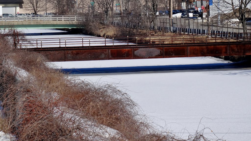 Canal bridge to Androscoggin Mills, Lewiston, Maine by Taoab