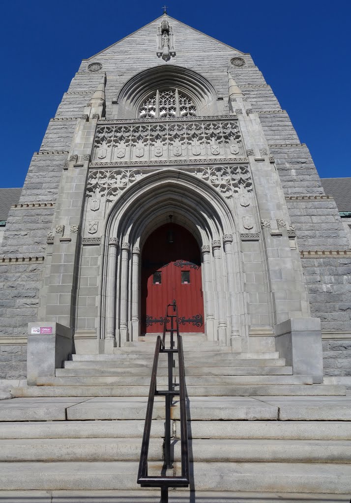 1927 St Marys Catholic Church, Cedar St., Lewiston, Maine. Designed by Boston architects O’Connell and Shaw in the Norman gothic-style. by Taoab