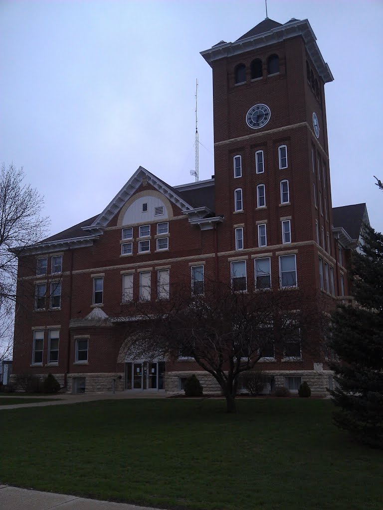 Wright County Courthouse- Clarion IA by kevystew