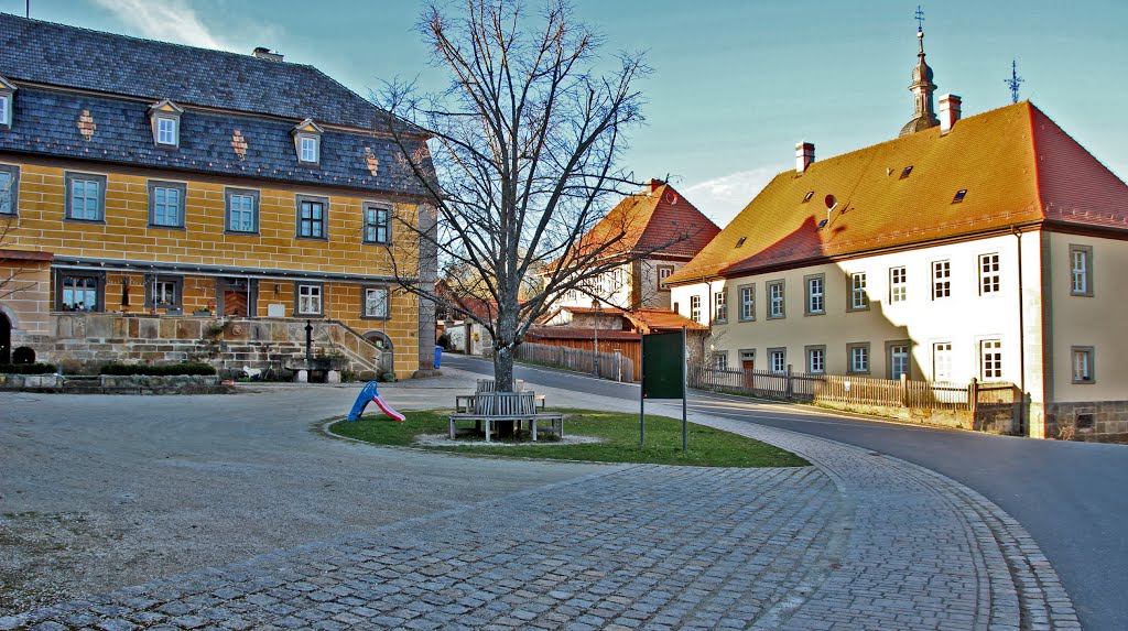 Untermerzbach-Gereuth Gasthaus und Pfarrhaus in der Ortsmitte by Contessa