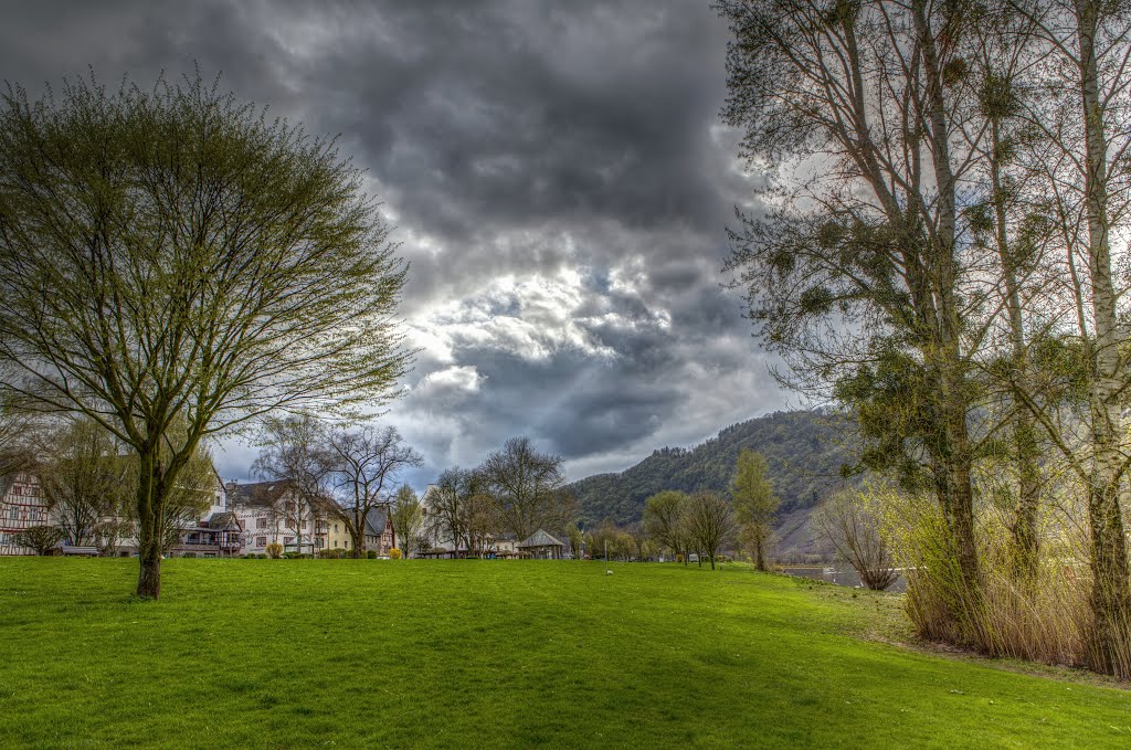 Donnerwetter in Bruttig by Heinz Peierl