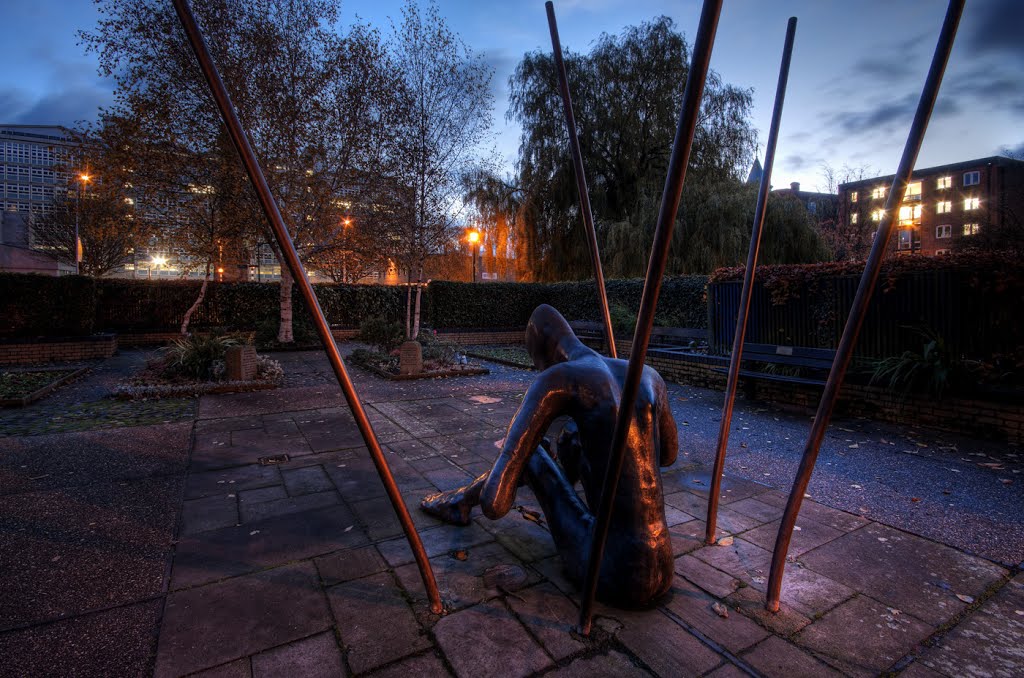 Queens Gardens Hull IMG_0195 by Oddlegs