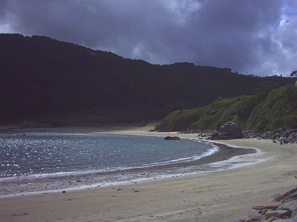 Playa de estaca de bares by Eugenio Rojo