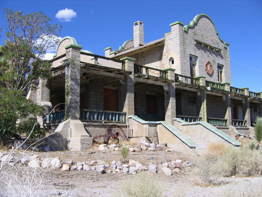 Rhyolite - Train Station of a Ghost Town by TomDerElch.de