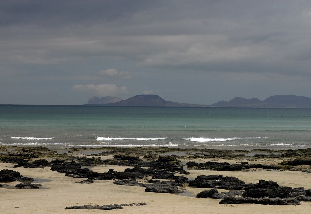 Playa de famara by dr.fronkensteen