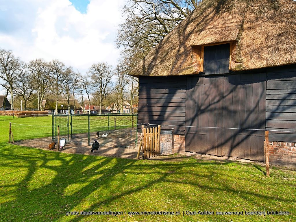 Het eeuwenoude boerderijdorp Oud-Aalden - gratis stadswandelingen door www.microtoerisme.nl by InZicht