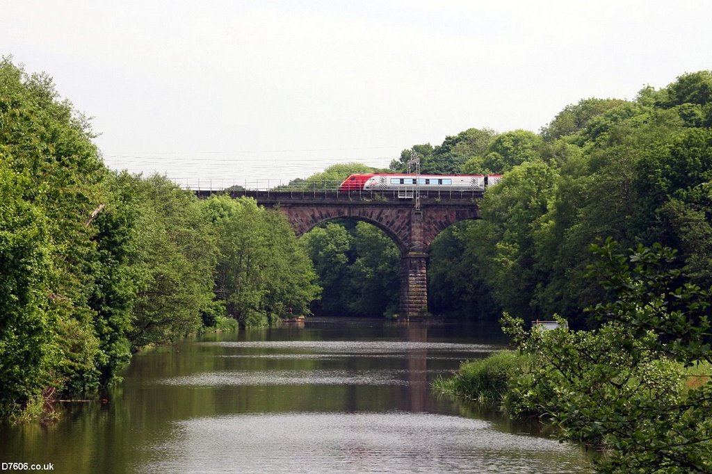 Virgin Voyager on Vale Royal Viaduct by D7606.co.uk