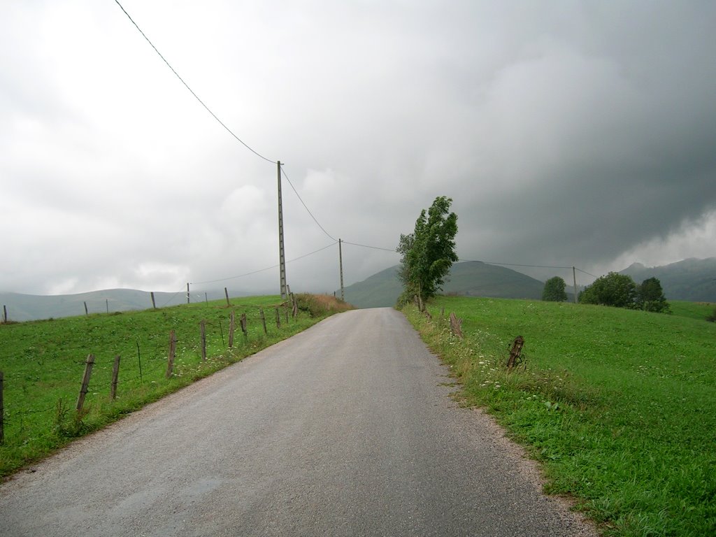 carretera entre Bustanteagua y Selaya, GR74, 2005. by luisleon