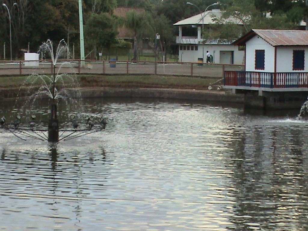 Lagoa Parque Princesa do Vale by Jean Petuco