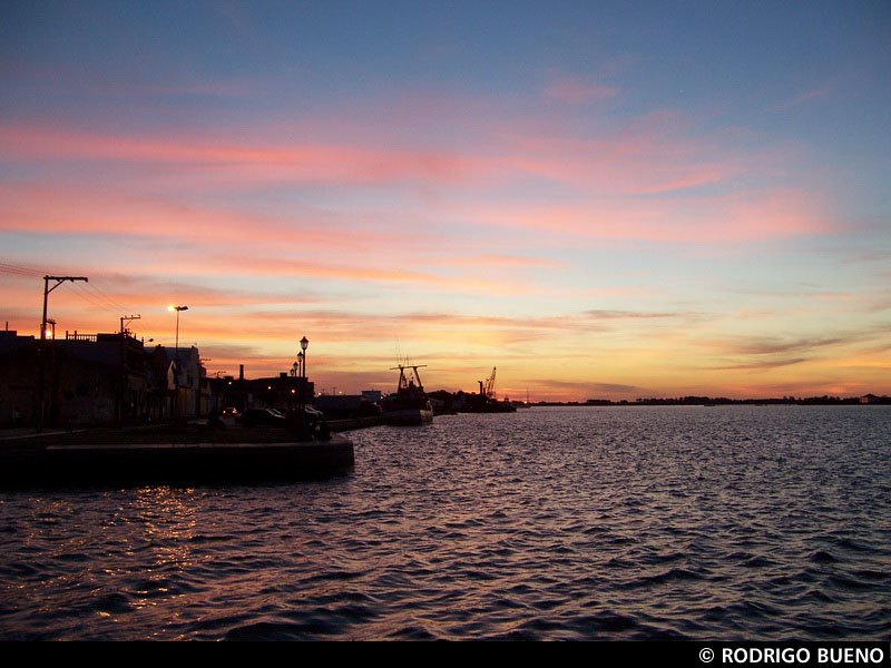 Pôr-do-Sol no Cais do Porto Velho, Rio Grande by Rodrigo Bueno