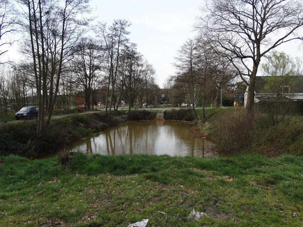 Anti tankgracht Antwerpen by stevenvanValen+hannekeRolloos