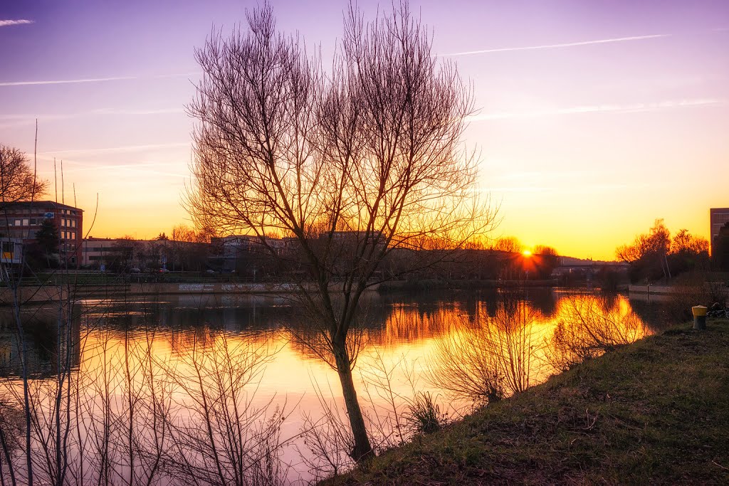 Saarbrücken - Abendstimmung an der Saar by wollefoto