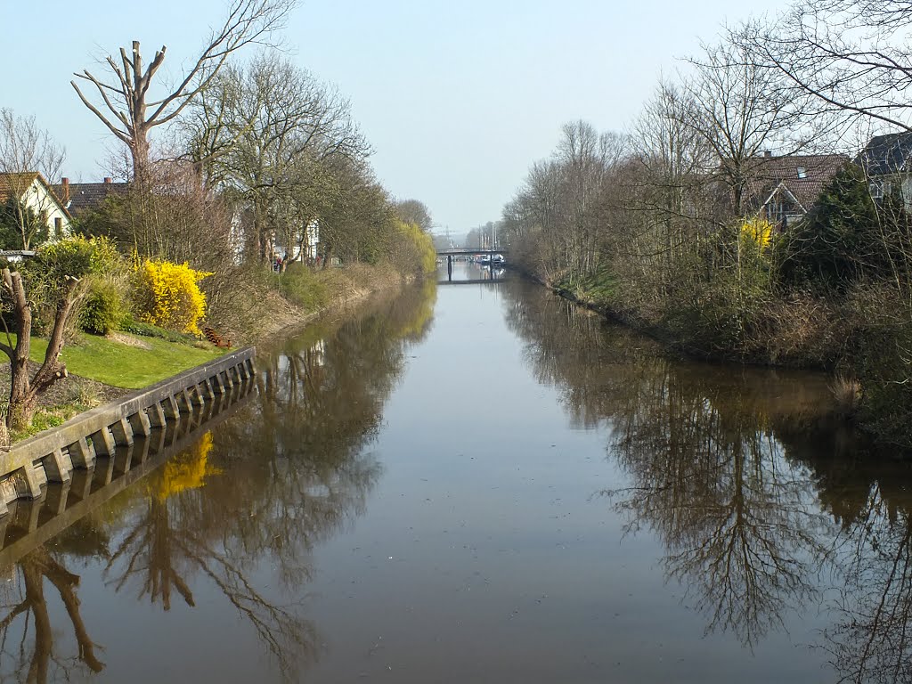 Blick auf Rüstersiel und die Maade in Wilhelmshaven by Klinky