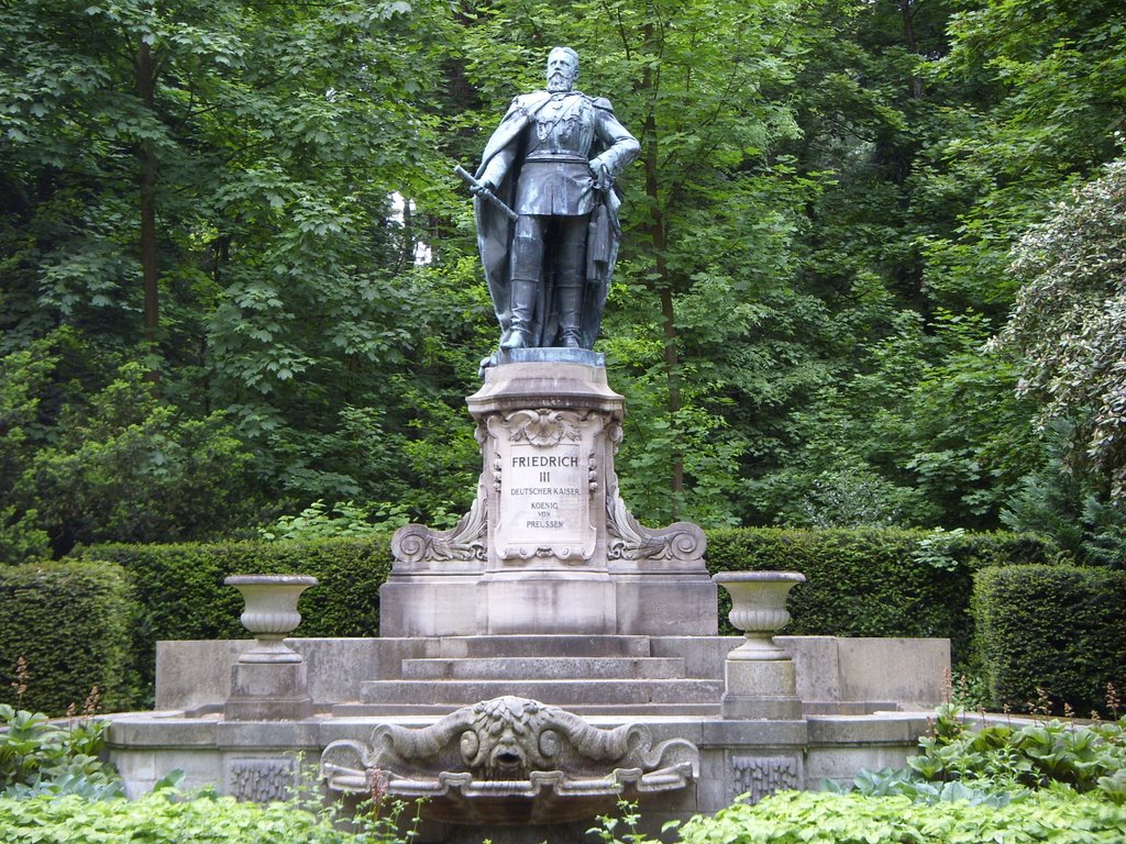 Denkmal Kaiser Friedrich III by hundertvolt