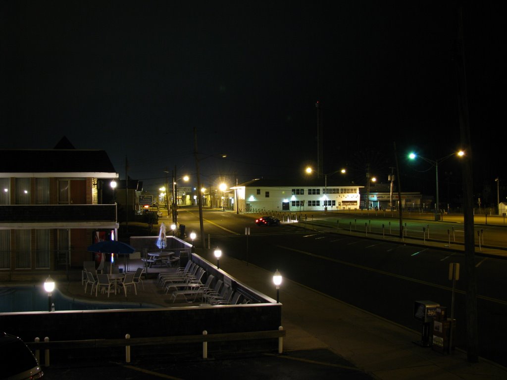 Looking north from a Seaside Park motel by andre1928